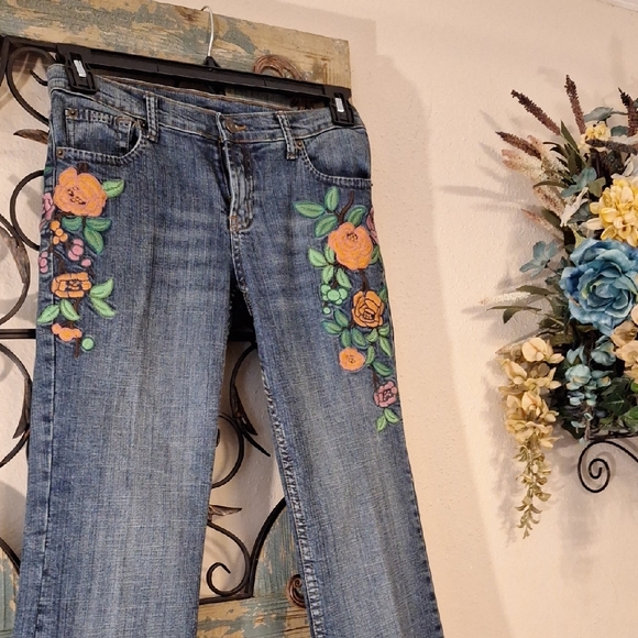 ECI Blue Denim Wide-Leg Jeans with Orange & Pink Floral Embroidery. NWOT Size 4P - Picture 6 of 9
